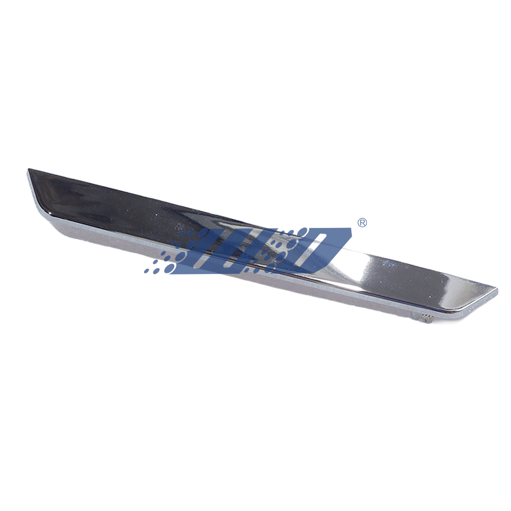 Front Fog Lamp Bezel Trim Right